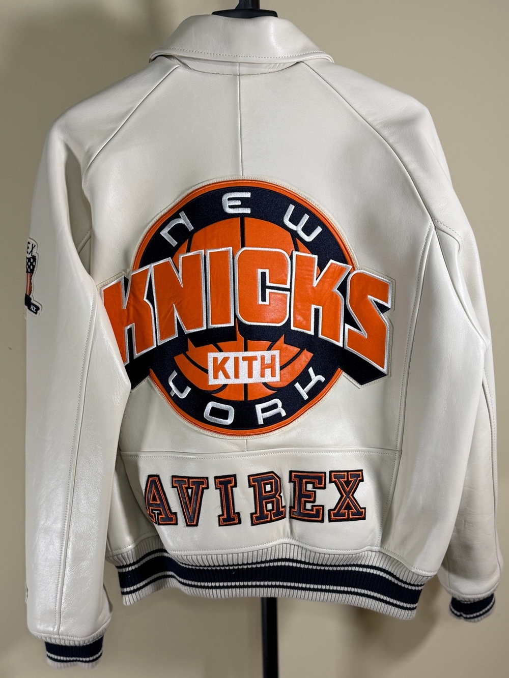 Kith x Avirex x New York Knicks Leather Jacket color Cream size Medium - Picture 7 of 13